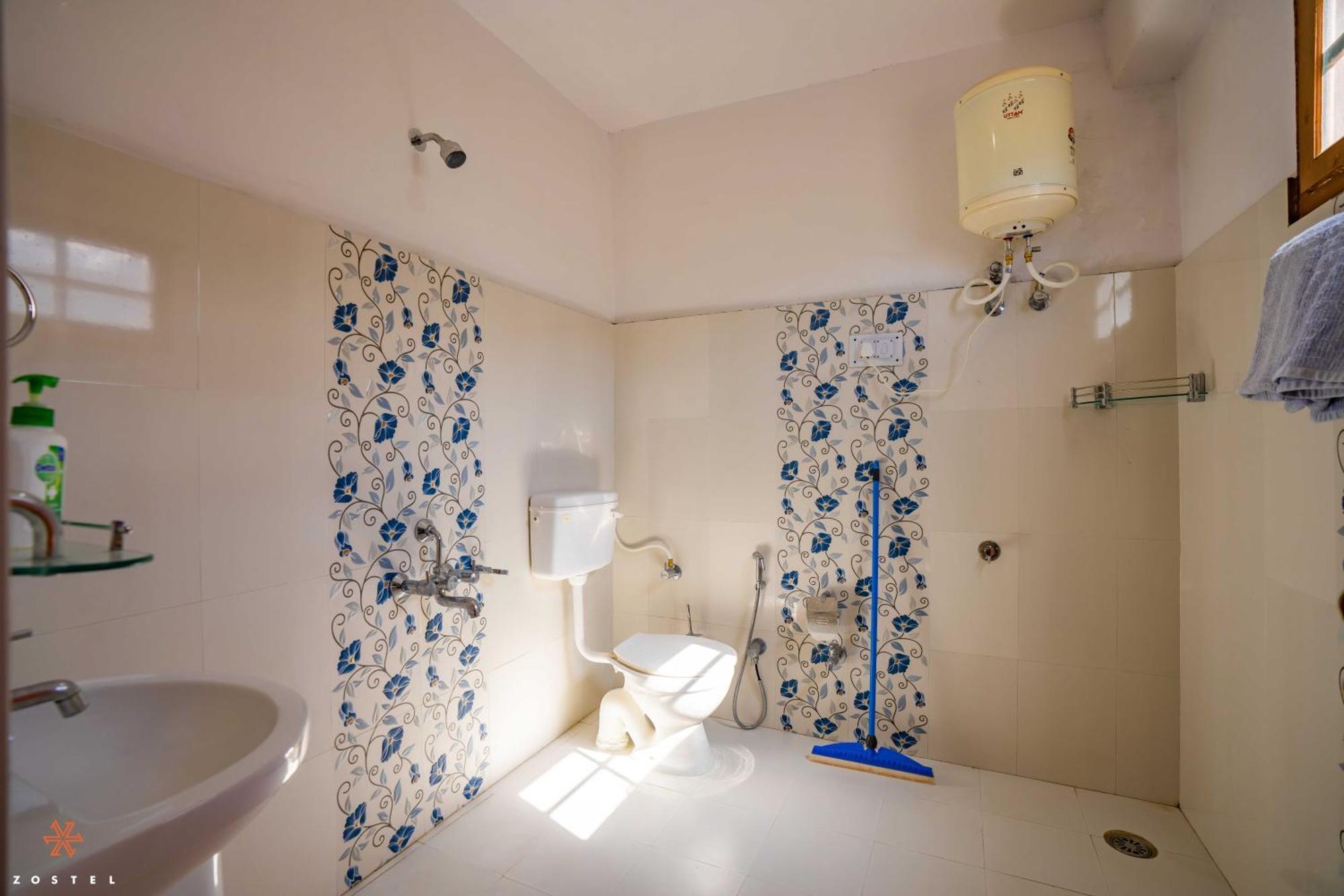 Albergue Zostel Spiti Kaza Habitación foto